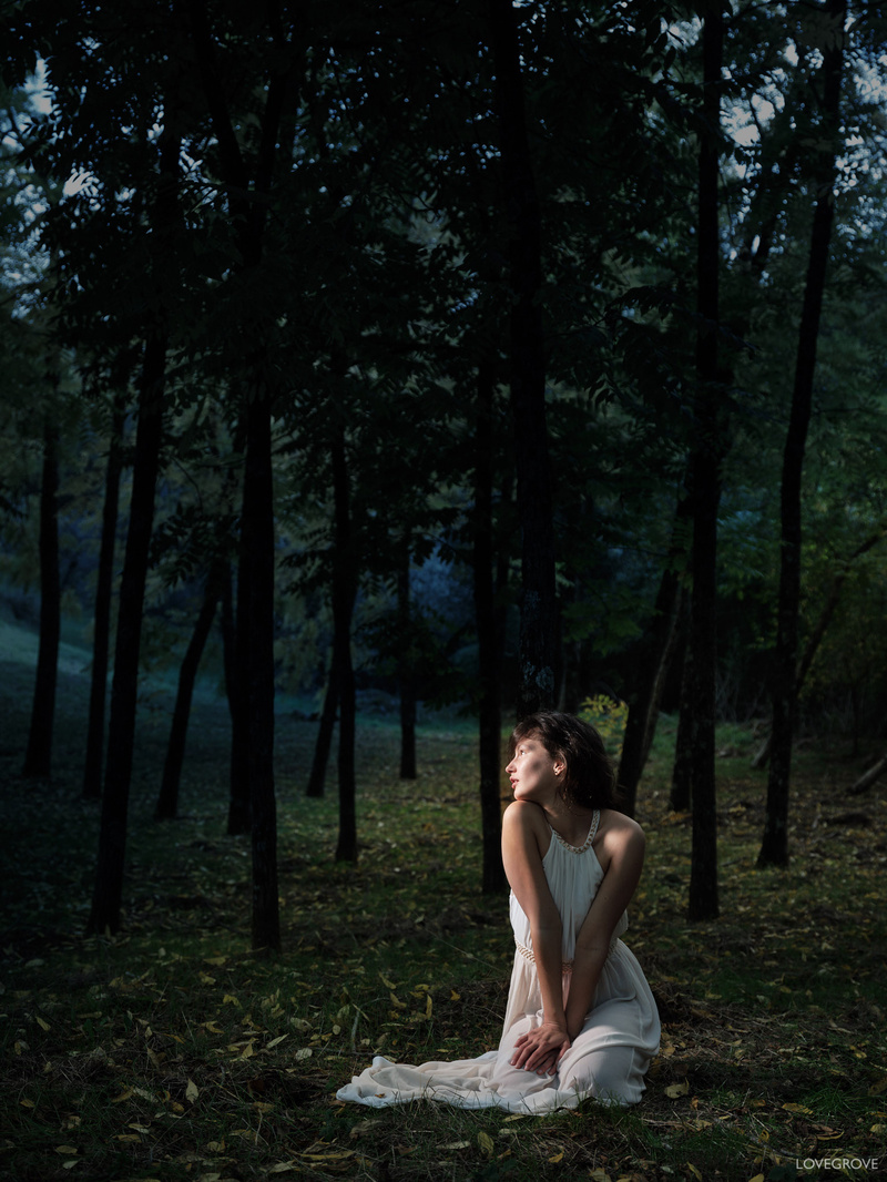 Female model photo shoot of Sserafina by Damien Lovegrove in Tuscany
