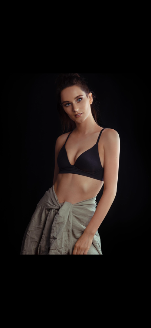 Female model photo shoot of Christina muirhead