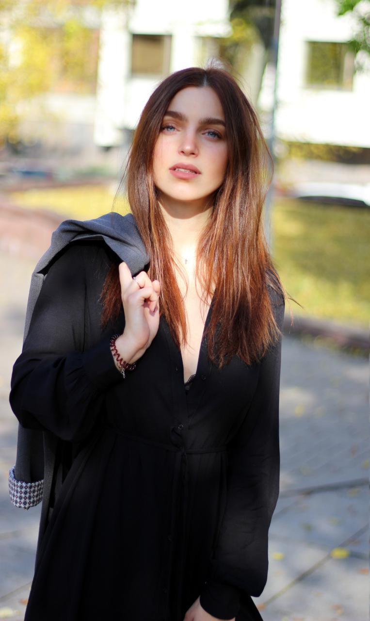 Female model photo shoot of Ira Lothiriel