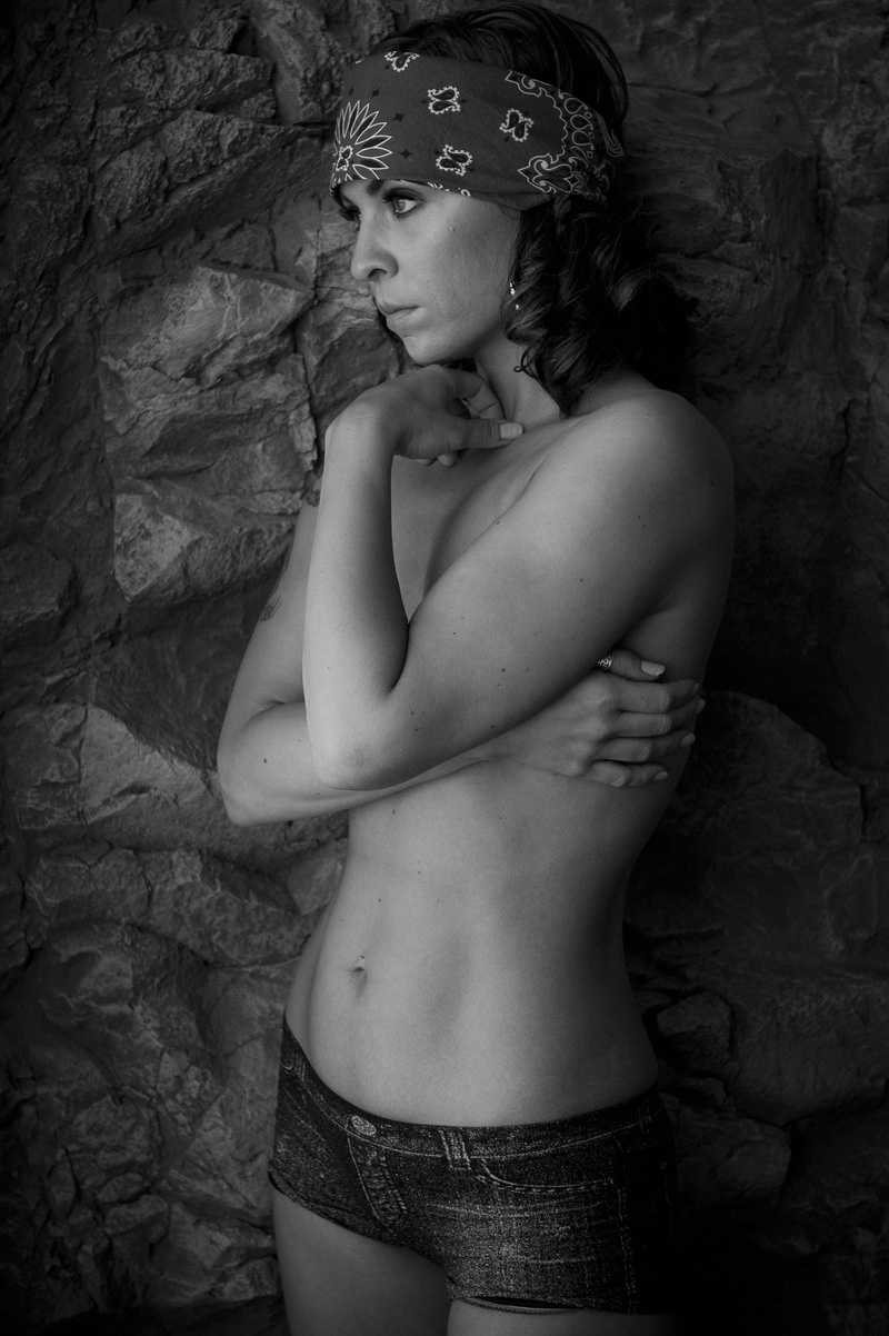 Female model photo shoot of Melanie Toth
