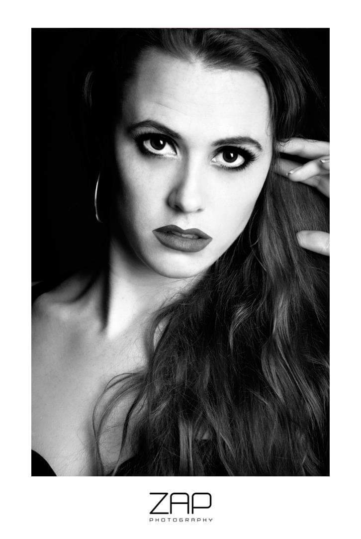 Female model photo shoot of Samantha-amelia13