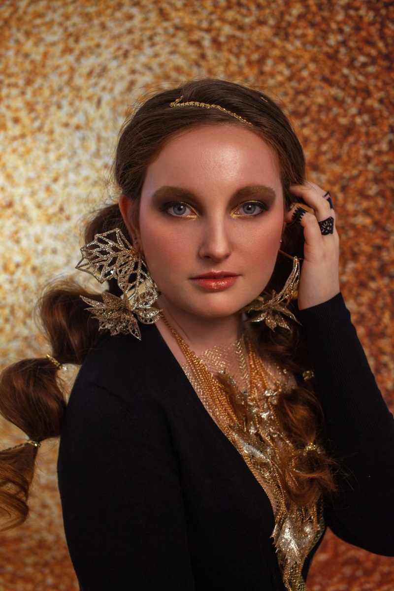Female model photo shoot of Jull Sakhatskiy