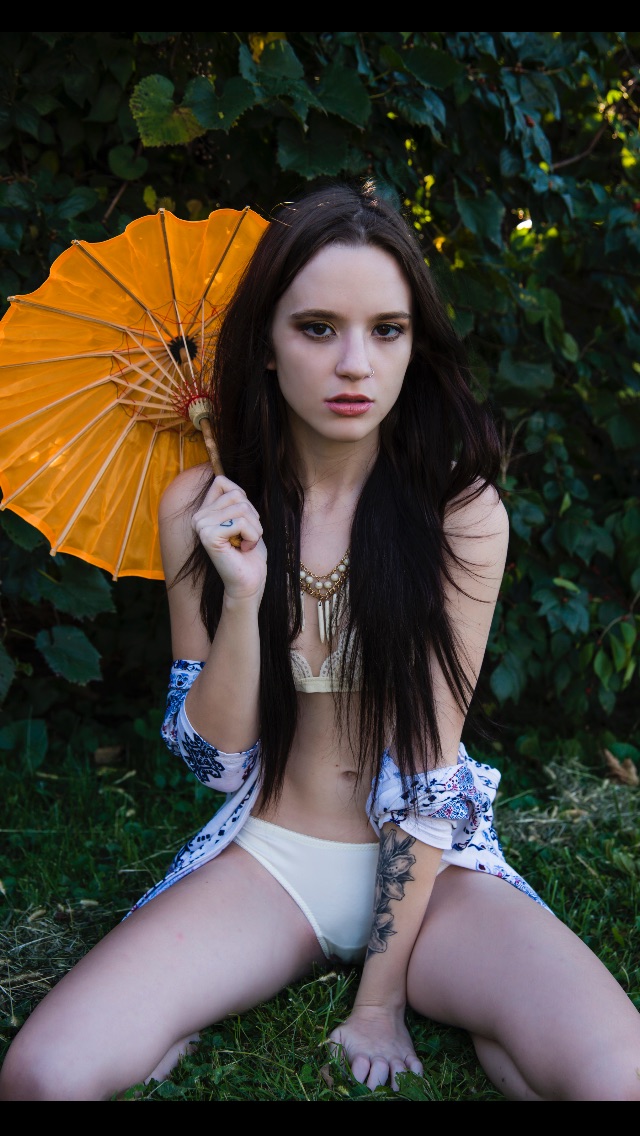 Female model photo shoot of Lilysloaney