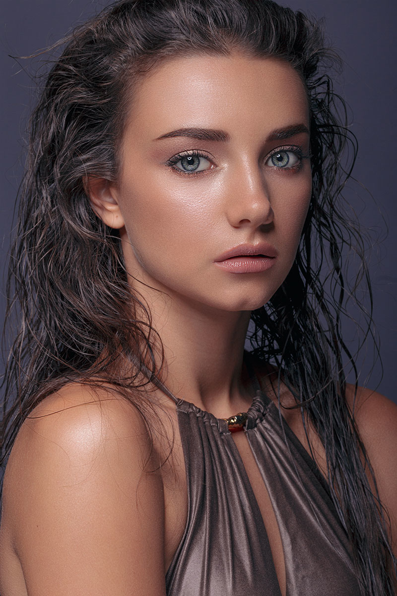 Female model photo shoot of Retoucher Natalie Raven