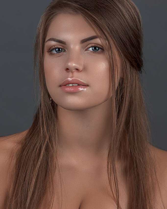 Female model photo shoot of Retoucher Natalie Raven