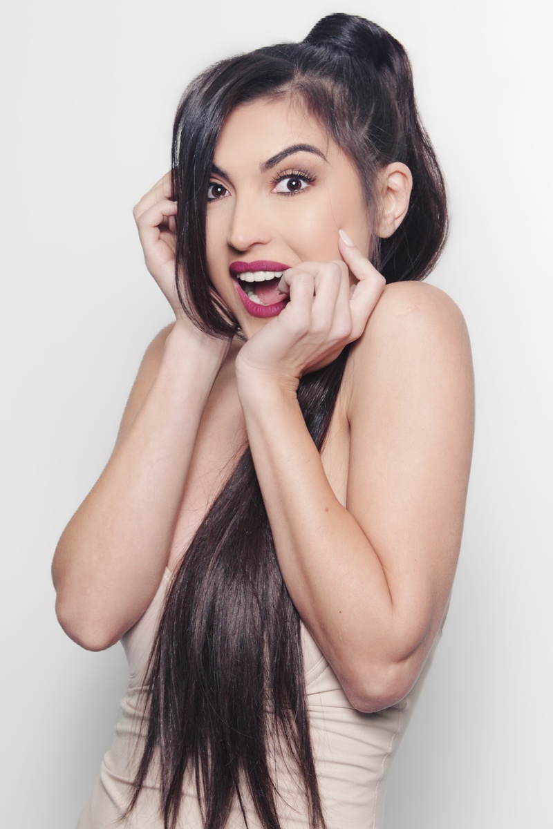 Female model photo shoot of Tatiana Tayeh