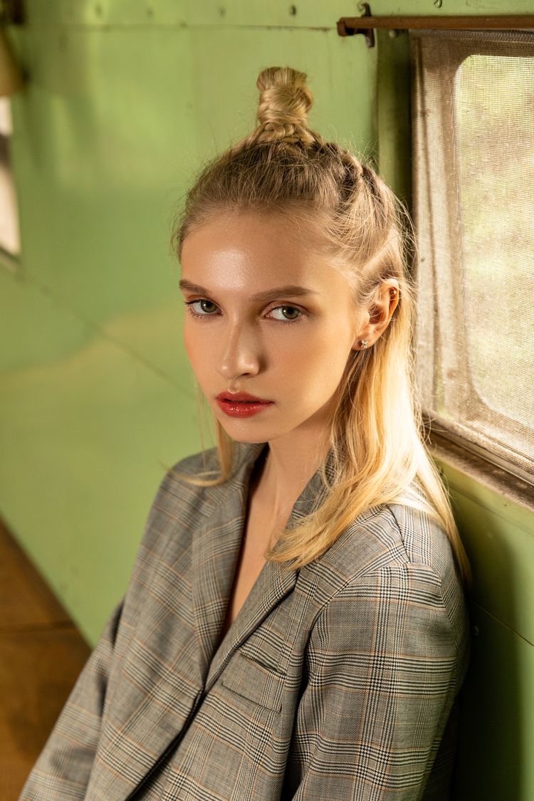 Female model photo shoot of Adelina Tereshchenkova