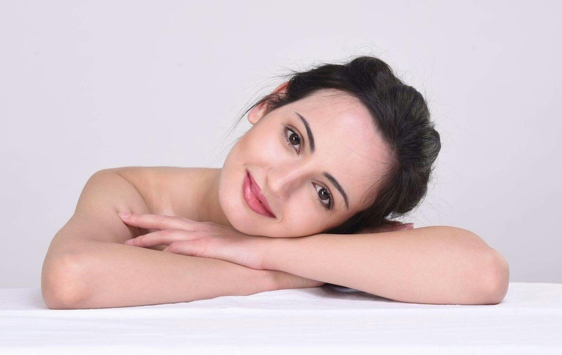 Female model photo shoot of Marija Mincic