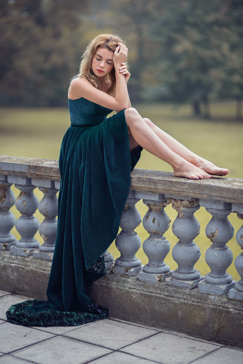 Female model photo shoot of Astrid Morgreen