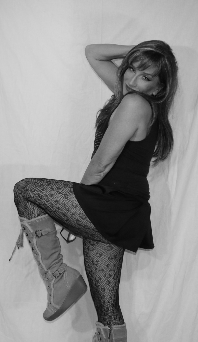 Female model photo shoot of Veronica Hazel