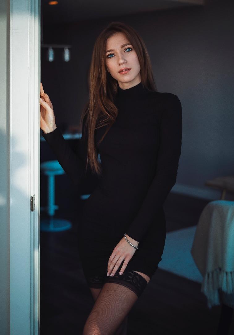 Female model photo shoot of Val M