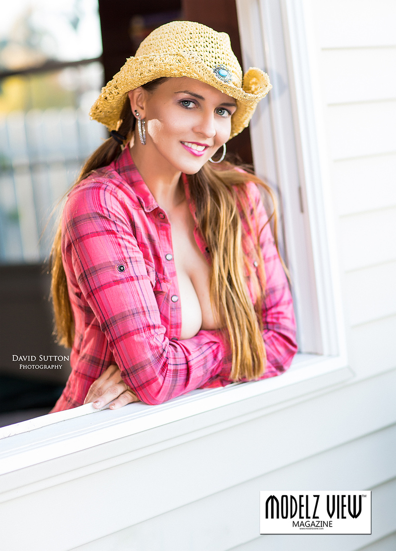 Female model photo shoot of Leah Lynn Brookes in Jacksonville