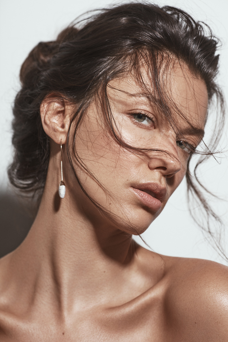 Female model photo shoot of Anastasiya Gri