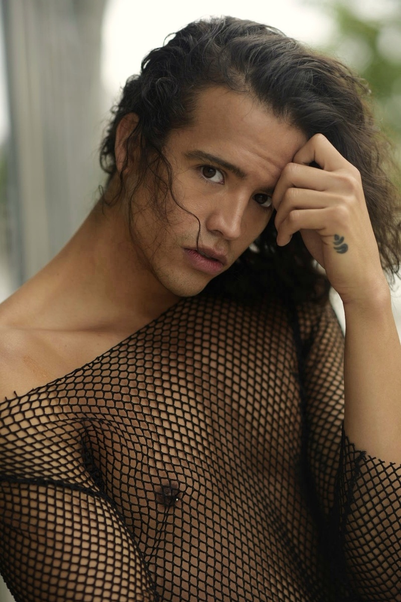 Male model photo shoot of tytynavarro