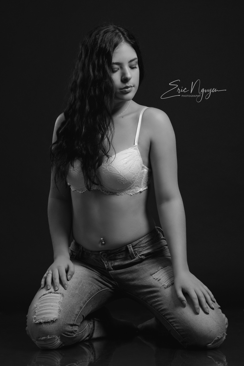 Female model photo shoot of daniellascalza by Eric Nguyen Photography in Mississauga, Ontario