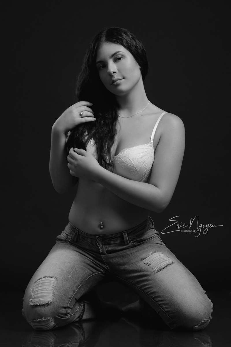 Female model photo shoot of daniellascalza by Eric Nguyen Photography in Mississauga, Ontario