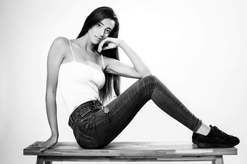 Female model photo shoot of FrancescaJadee