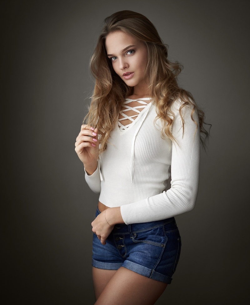 Female model photo shoot of VeronikaBartakova