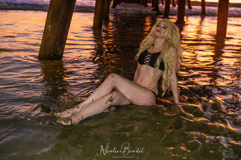 Female model photo shoot of LaceyBlayze in San Clemente Pier