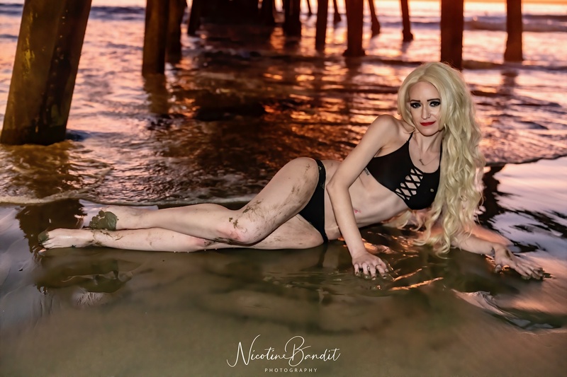 Female model photo shoot of LaceyBlayze in San Clemente Pier