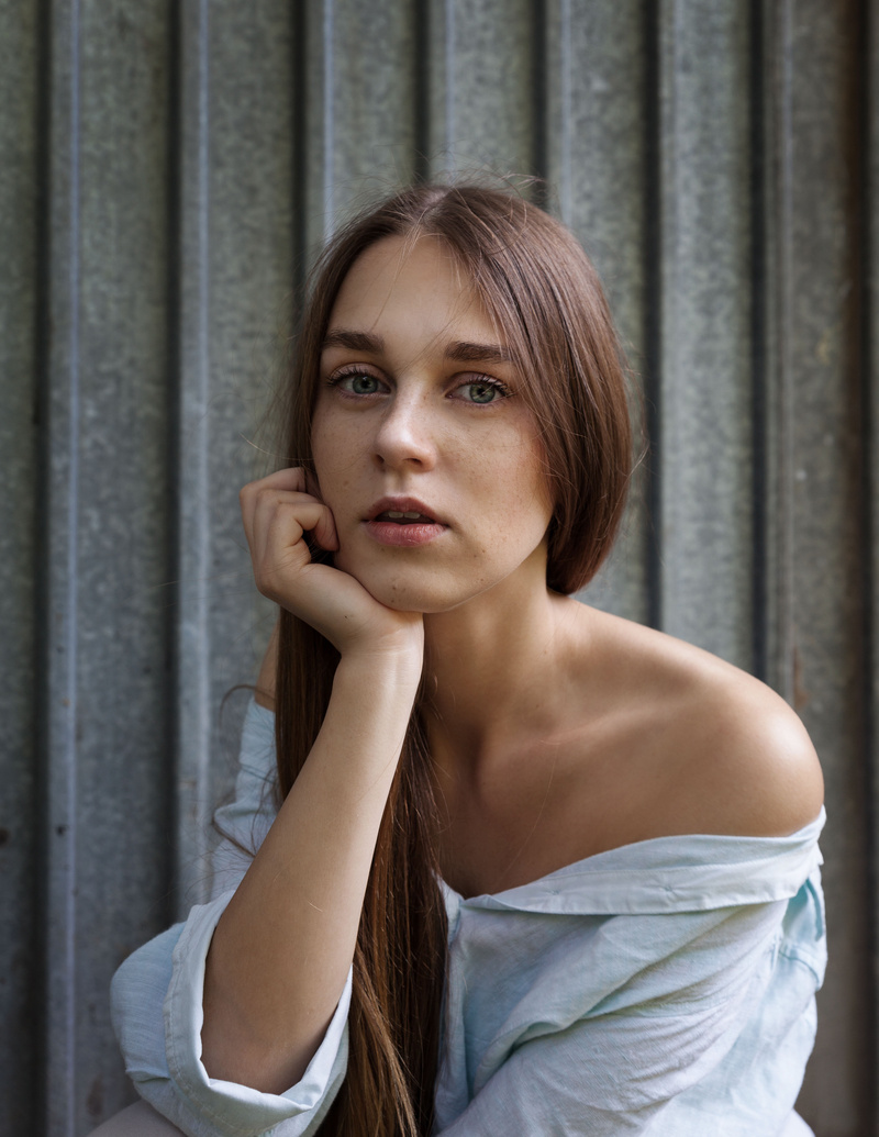 Female model photo shoot of Liliana Perepelytsia
