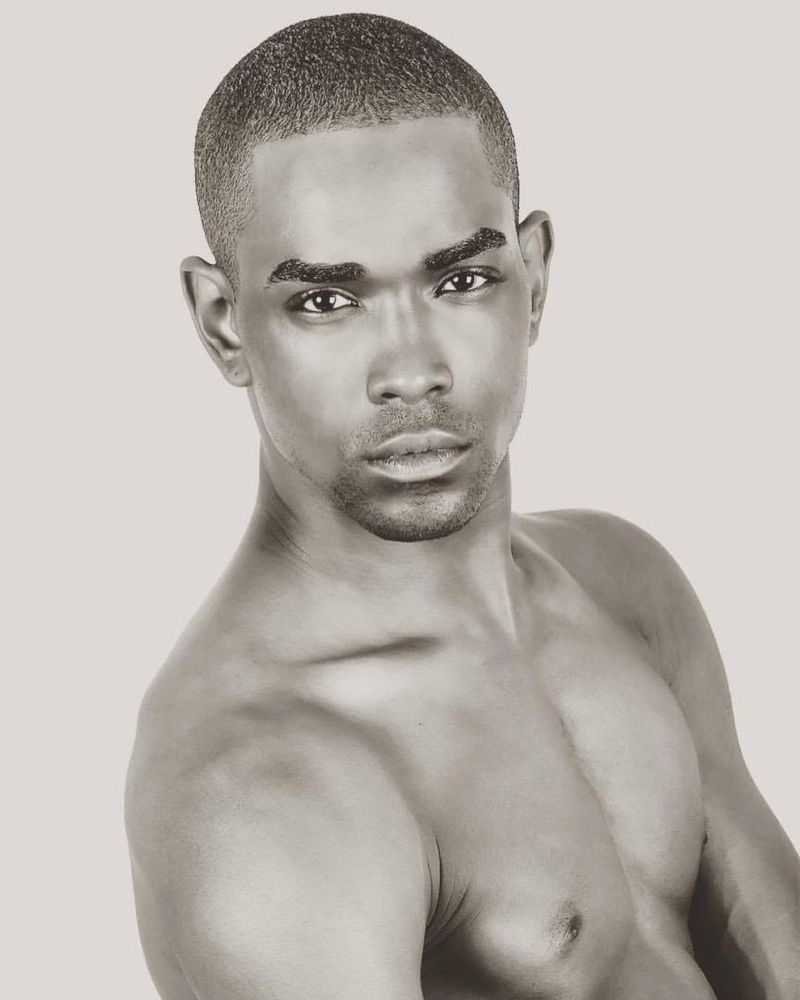 Male model photo shoot of Darnell Watson