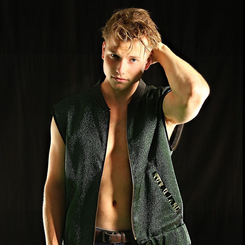 Male model photo shoot of Nathan Navarre