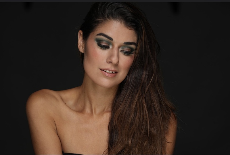 Female model photo shoot of NicoleKubiesaArtistry