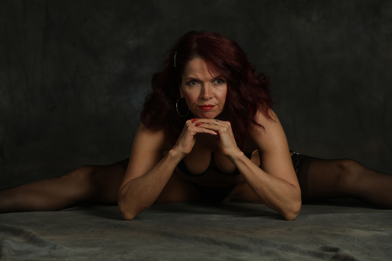 Female model photo shoot of Milfcandy68 by Alan the Photographer in Oshawa