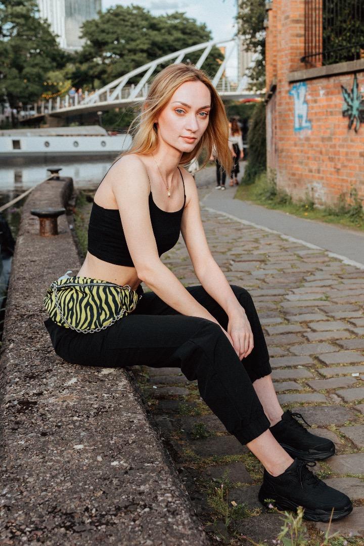 Female model photo shoot of Annawachowicz