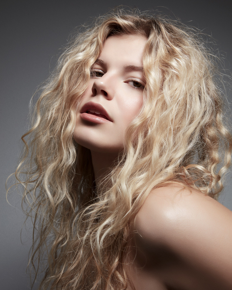Female model photo shoot of Nadiia Penzenyk
