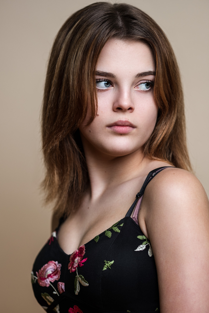 Female model photo shoot of Katie Dickson 