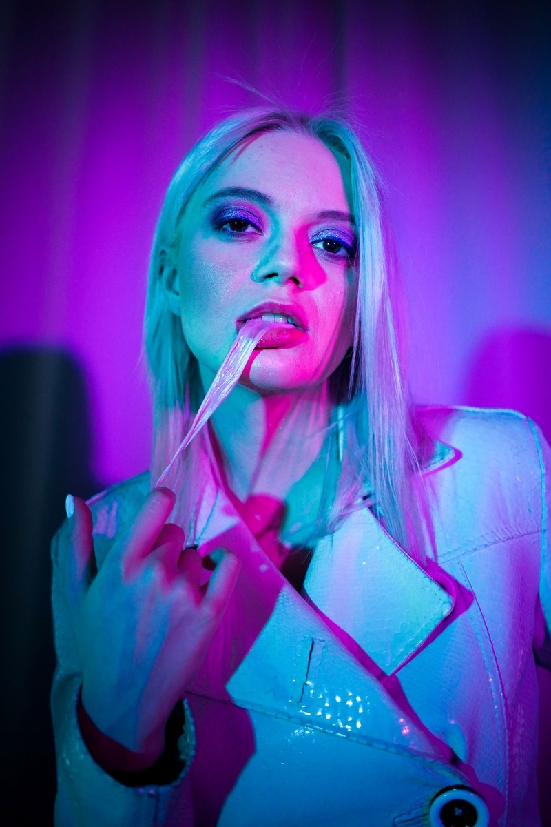 Female model photo shoot of Sasha Synthetic