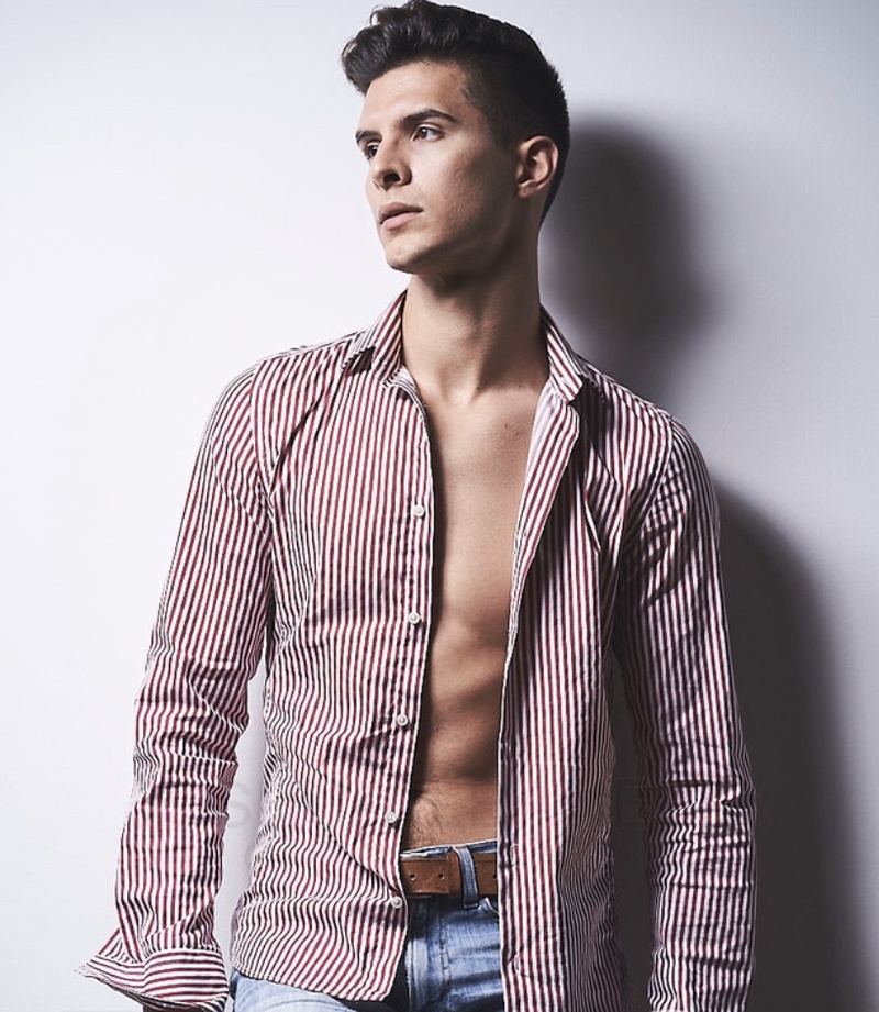 Male model photo shoot of Michaeljlo in Chicago