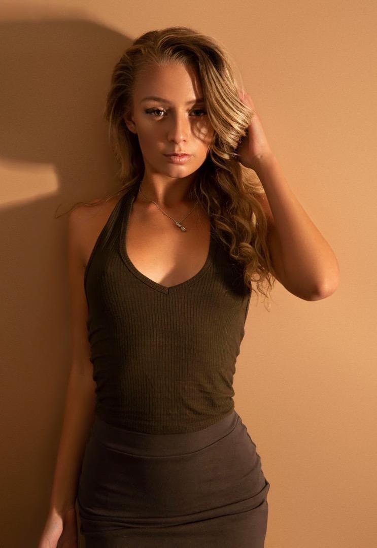 Female model photo shoot of Caitlynxorose