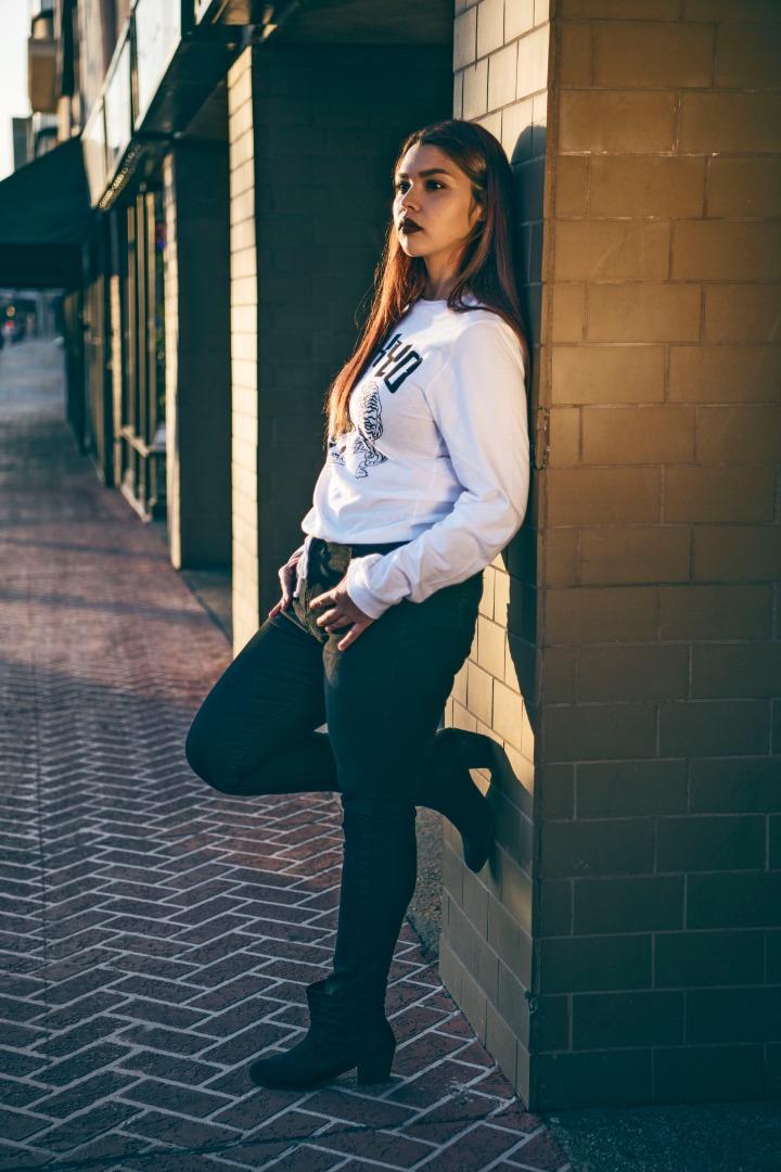 Female model photo shoot of Aykarinab