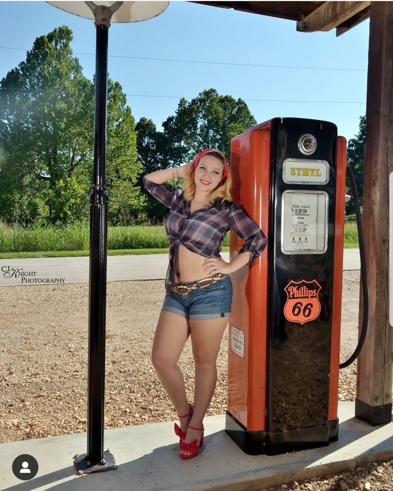 Female model photo shoot of AlexMurphy224 in Springfield Missouri