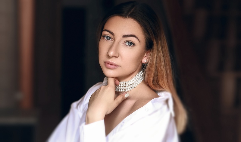 Female model photo shoot of Kamilla Smirnova