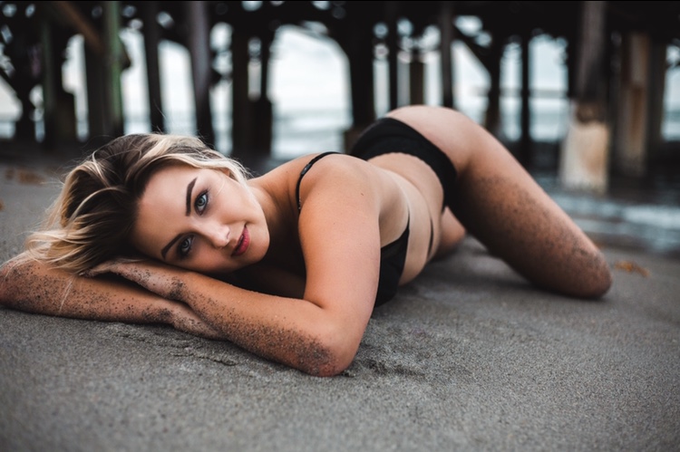 Female model photo shoot of Marisa Cooley