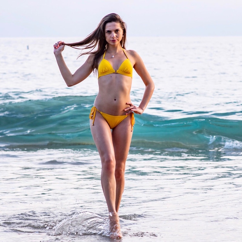 Female model photo shoot of DariaYurijevna by scottphoto in Laguna Beach, California