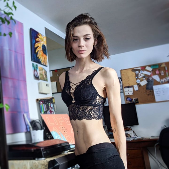 Female model photo shoot of Emilia T
