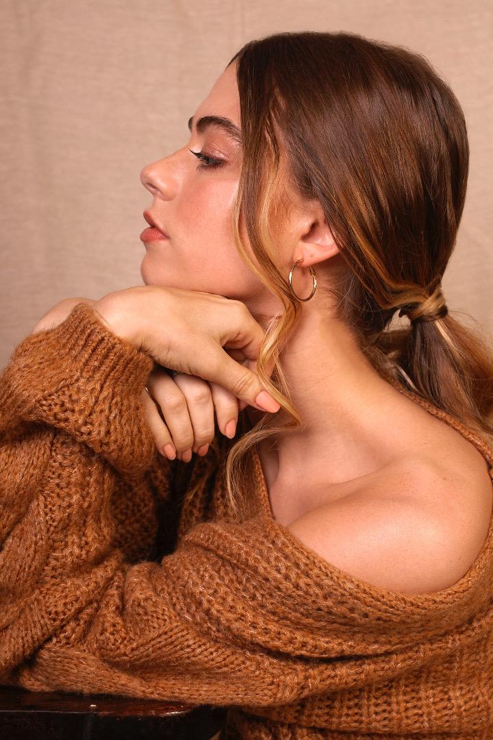 Female model photo shoot of Taloulah mair
