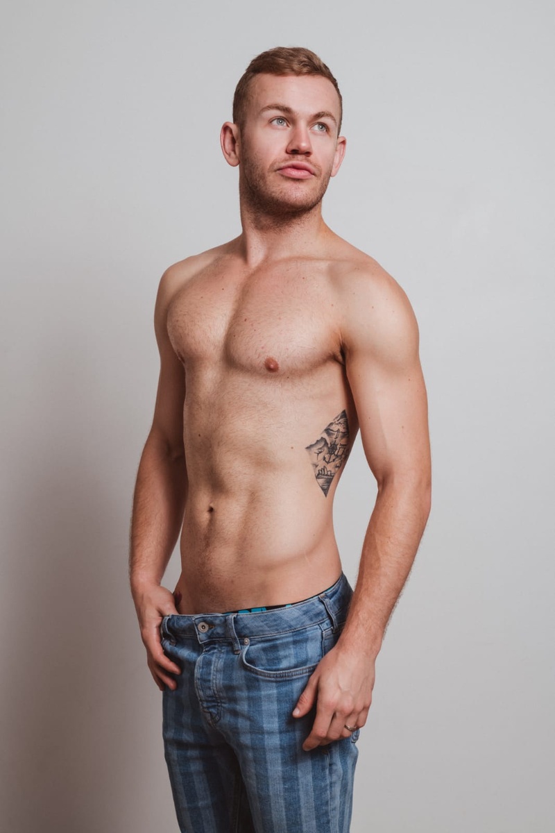 Male model photo shoot of harrycasella