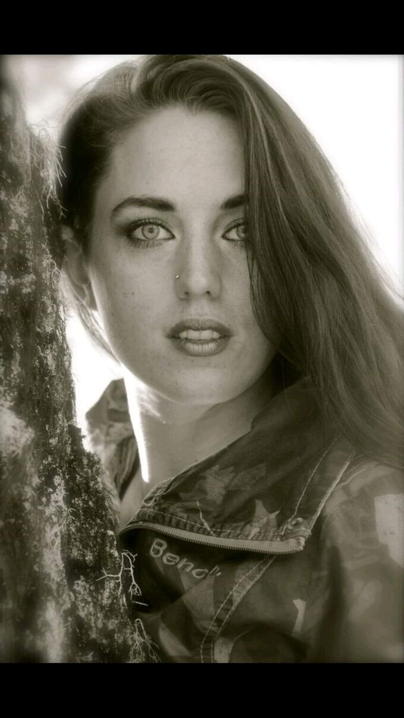 Female model photo shoot of Sabrina Sutherland