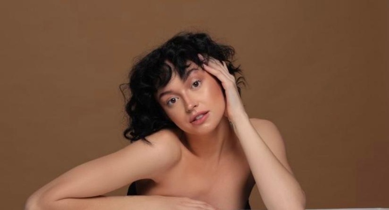 Female model photo shoot of Ari La Viper
