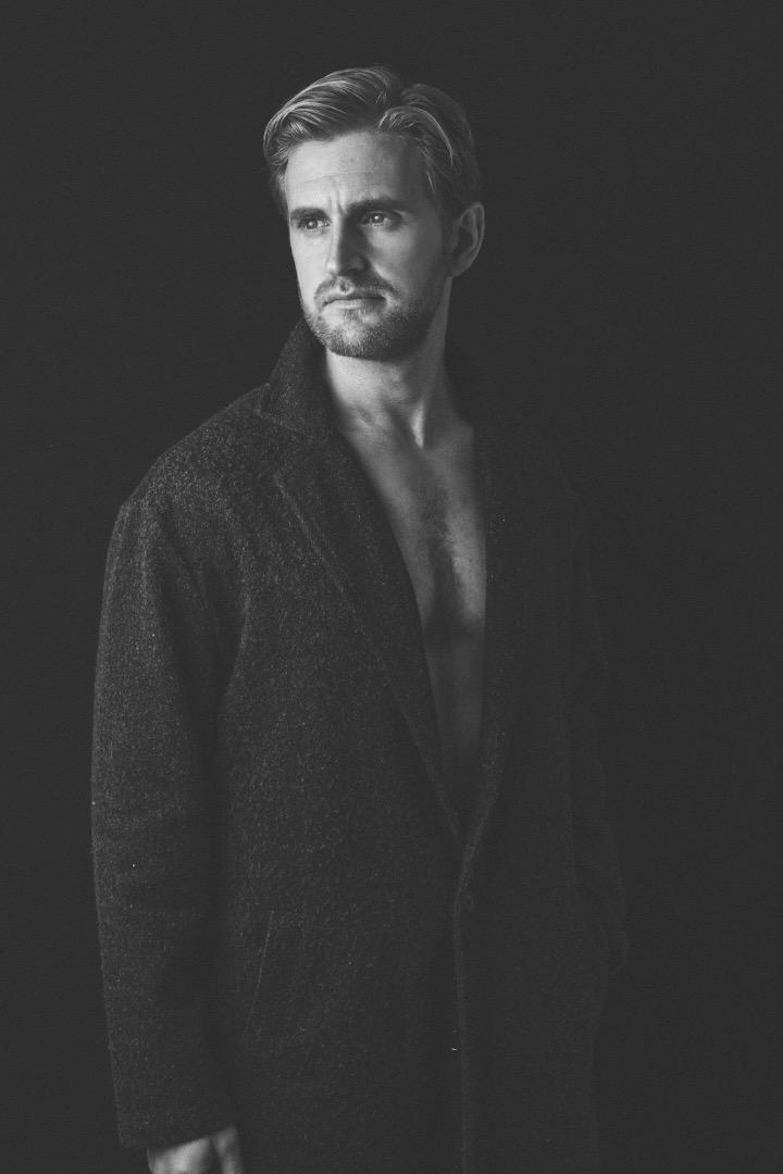 Male model photo shoot of Dan Dewhirst