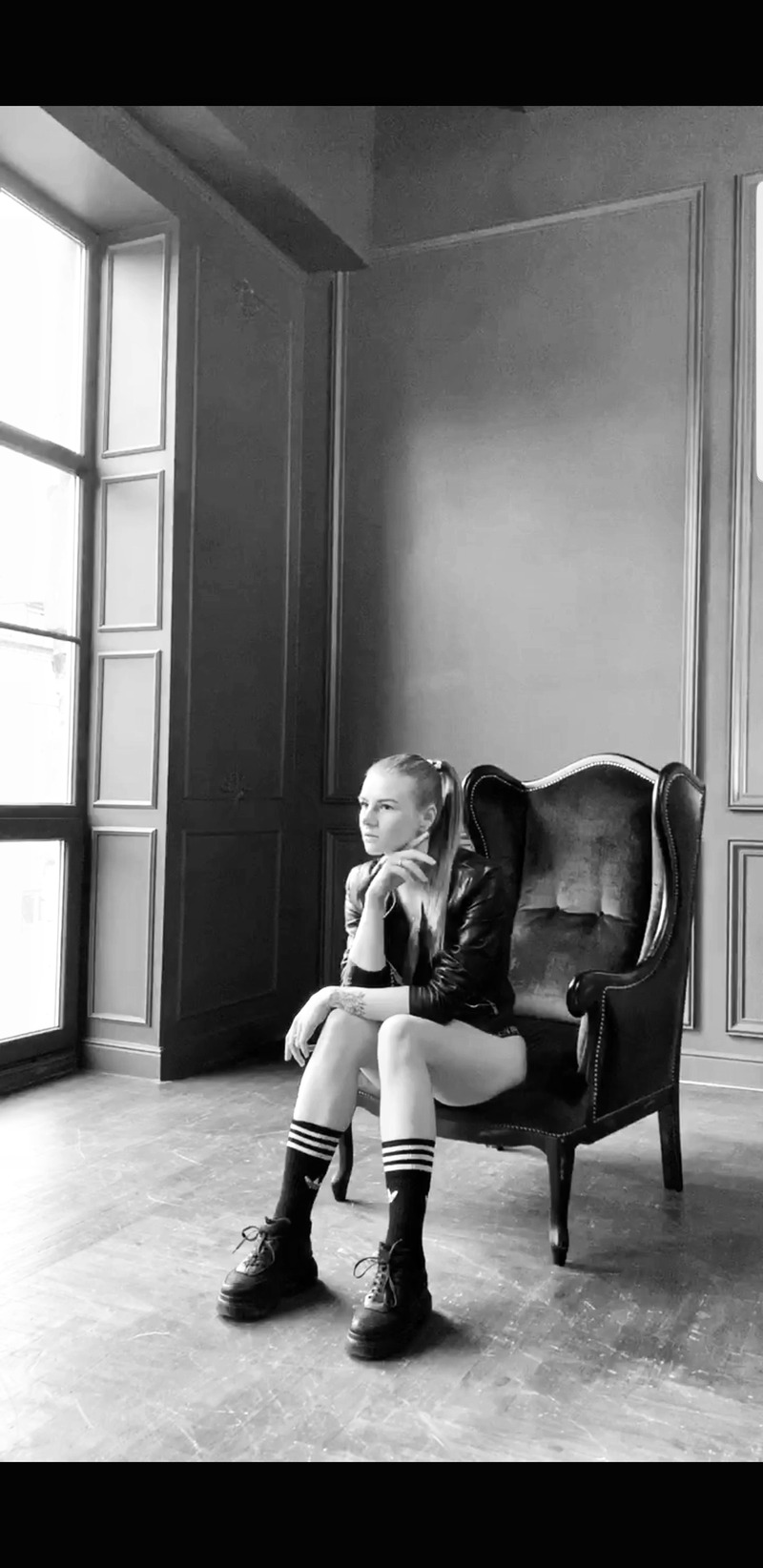Female model photo shoot of Tati Crystal