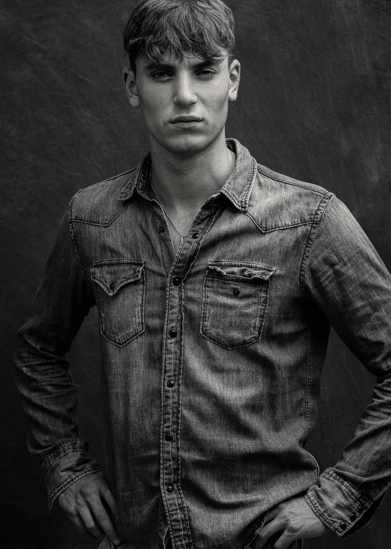 Male model photo shoot of Tom Parsons