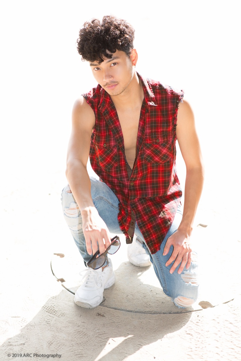 Male model photo shoot of Davinci by Rafael Gonzalez Photog