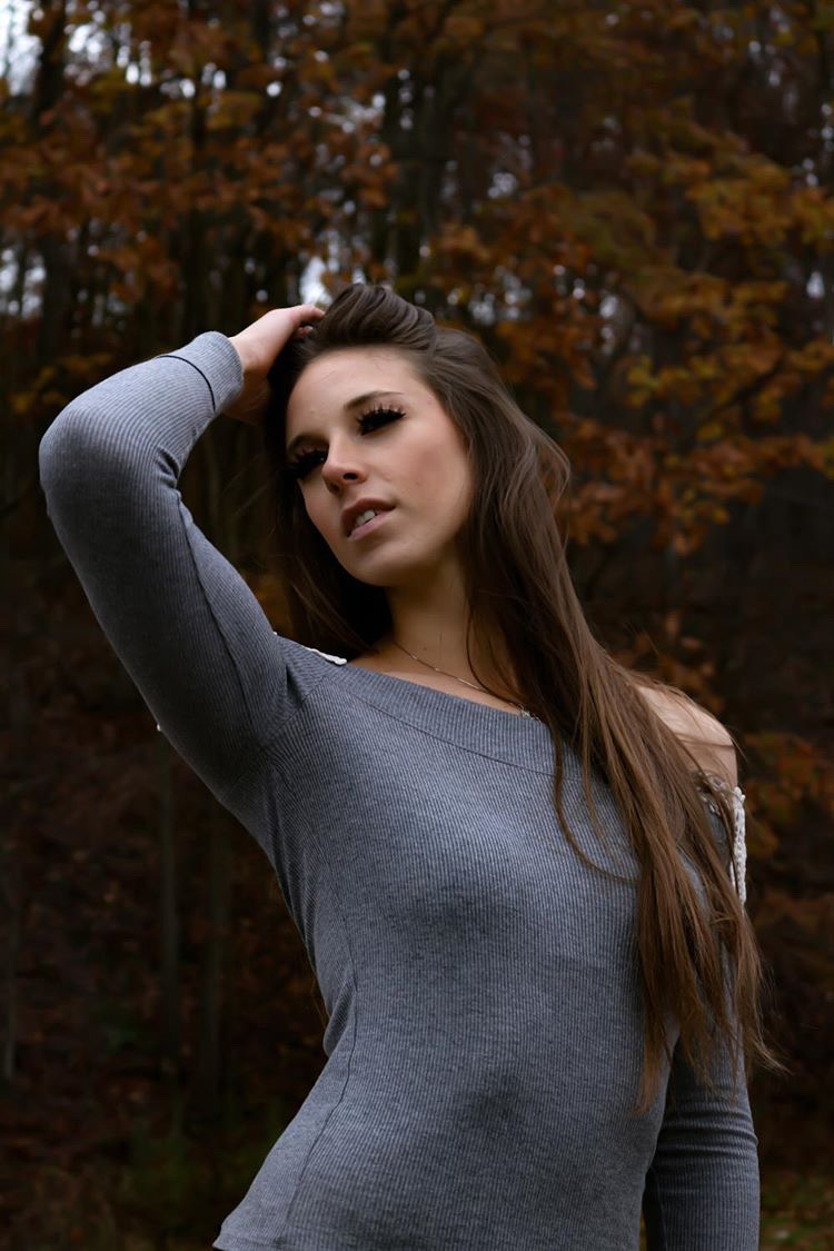 Female model photo shoot of Laufer94